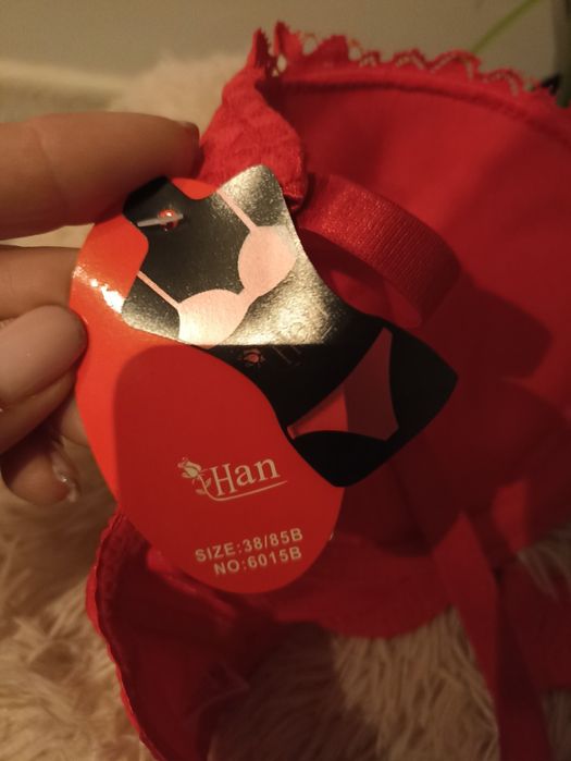 Biustonosz czerwony push-up 85B