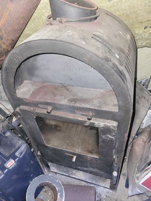 Sprzedam piecyk kominkowy.