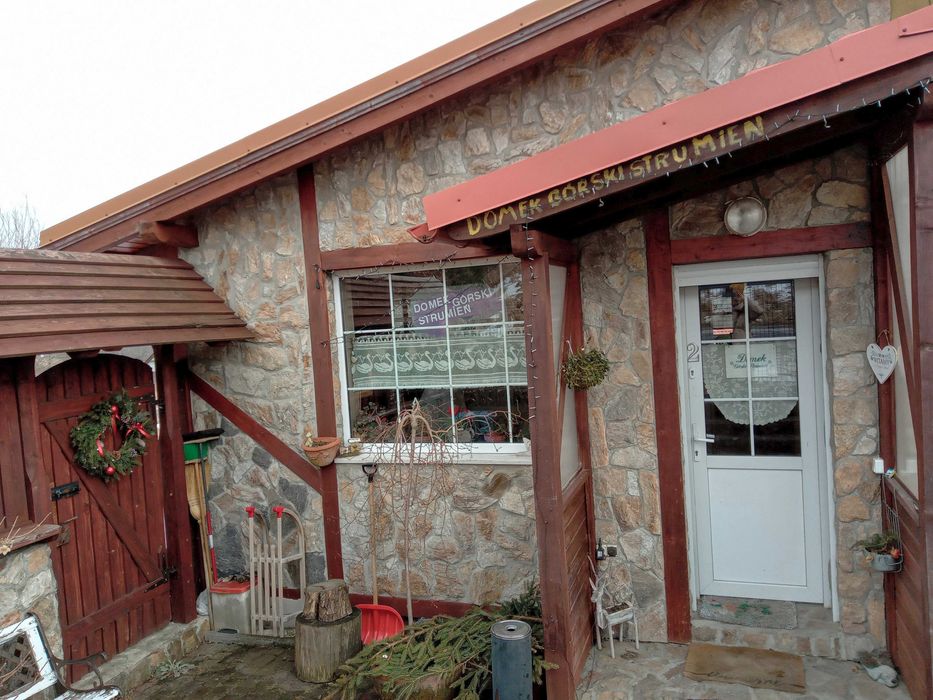 domek górski strumień w Masywie Śnieżnika