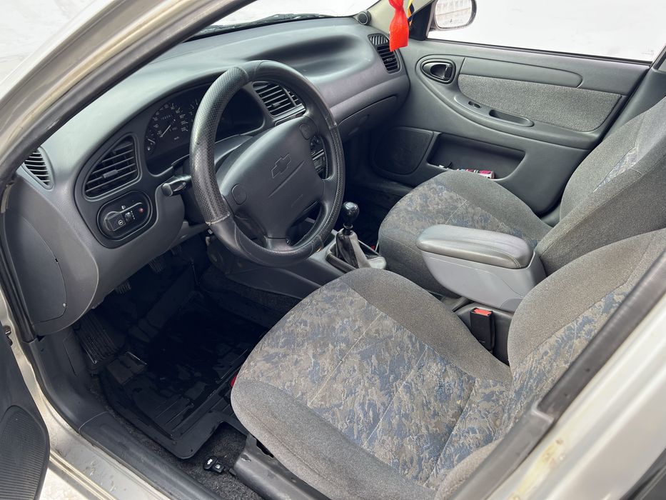 Легковий автомобіль Chevrolet Lanos