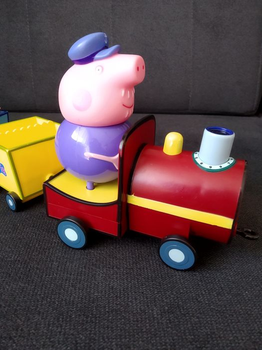 Pociąg Dziadka Świnki z figurkami Peppy i Georga