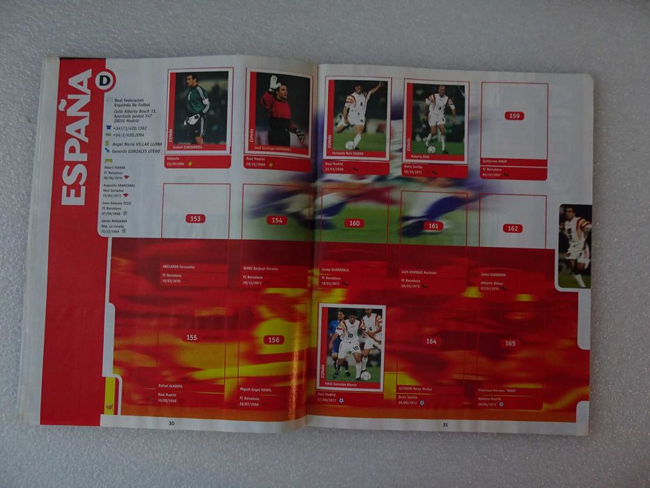 Caderneta de cromos de futebol World Cup France 98 (tem 106 cromos)