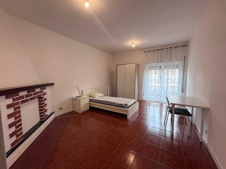 Arrendamento Quarto estudante (Mulher) - LEIRIA