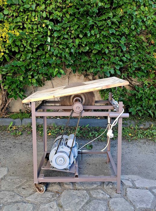 krajzega piła stołowa 230V.