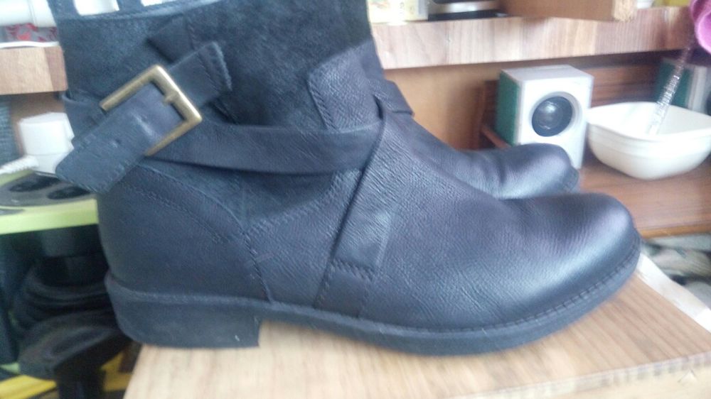 Женские демисизонные CLARKS.