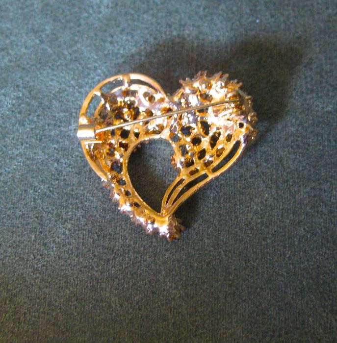 Alfinete / Broche / Pregadeira Coração NOVO