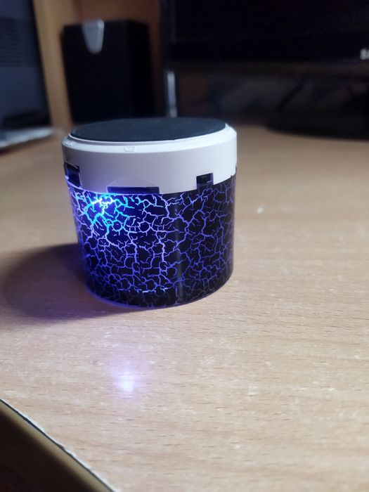 продам блютуз колонку