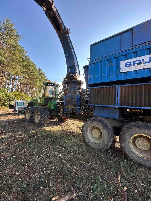 Продається спецтехніка John Deere 1510E + на базі дробарка BRUKS