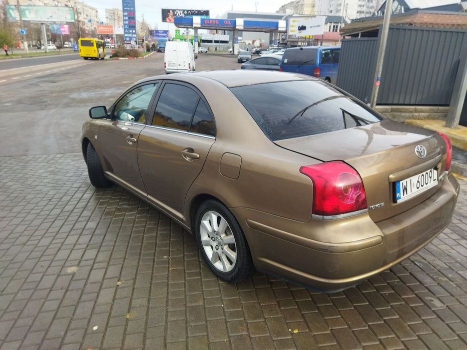 Toyota avensis 2.2 дизель
