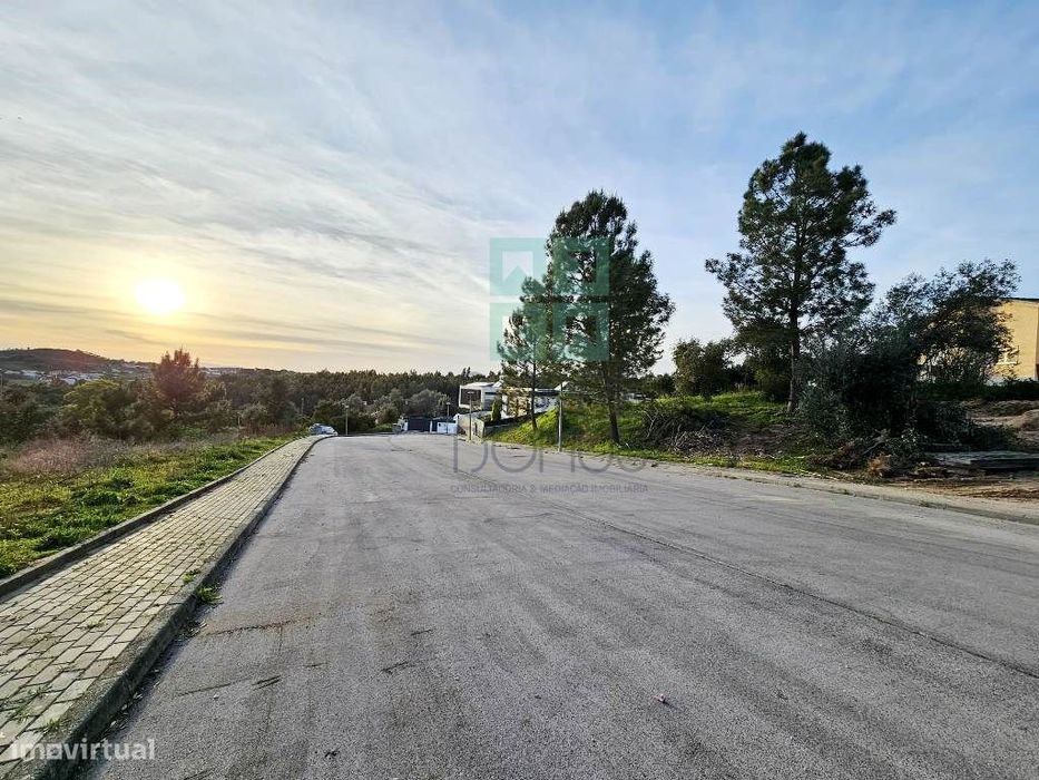Lote de terreno para construção de moradia isolada em Casal Vale Bo...