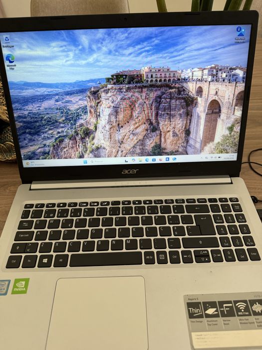 Acer aspire 5.