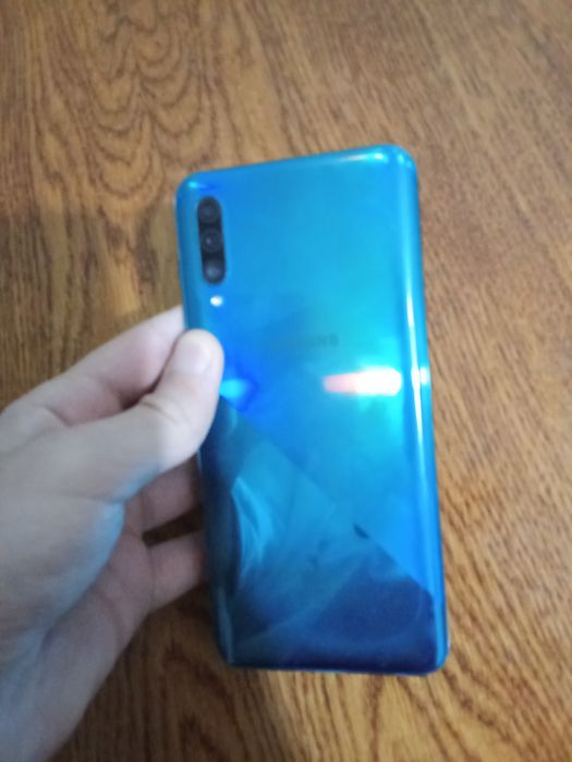 Продам/Обміняю.Самсунг а30с.