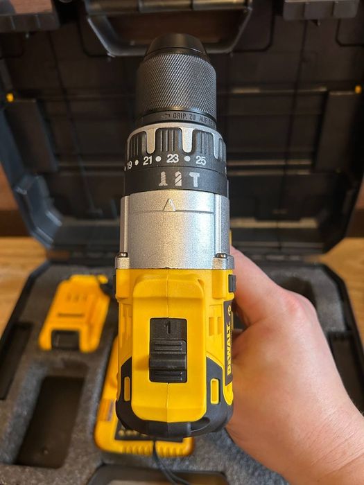 Ударний безщітковий шуруповерт DeWALT 36V 6AH металевий патрон 13мм