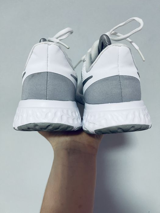 Кросівки жіночі Nike Revolution  40р
