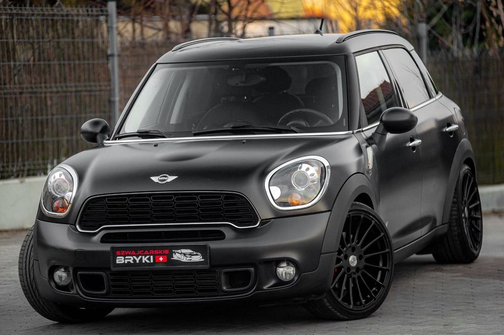 MINI Countryman Czarny diabeł