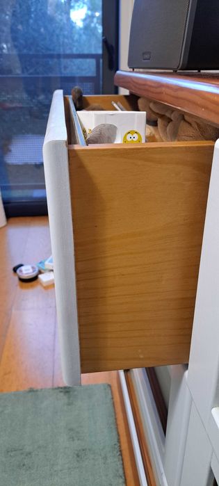 Cómoda com 6 grandes gavetas