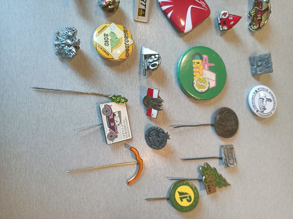 Spinki,przypinki ,metalowe znaczki.