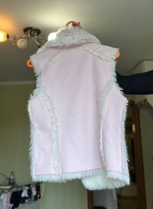 Жилетка в стиле y2k, стиль 2000х, розовая жилетка, мех, выворотный шов