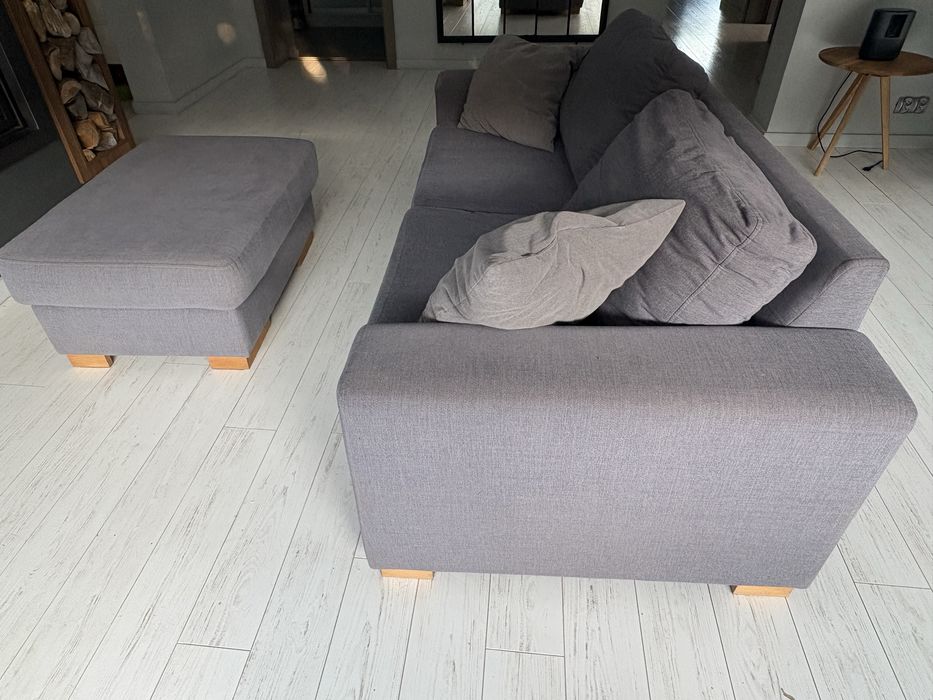 Sofa szara z podnóżkiem