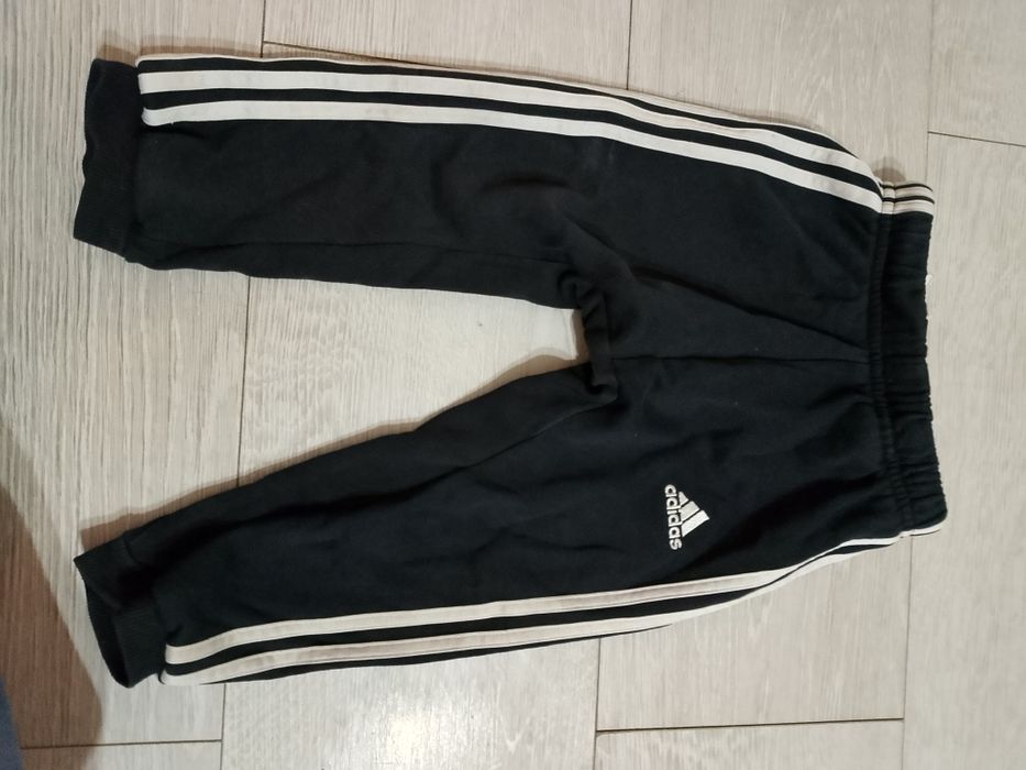Chłopięce dresy adidas