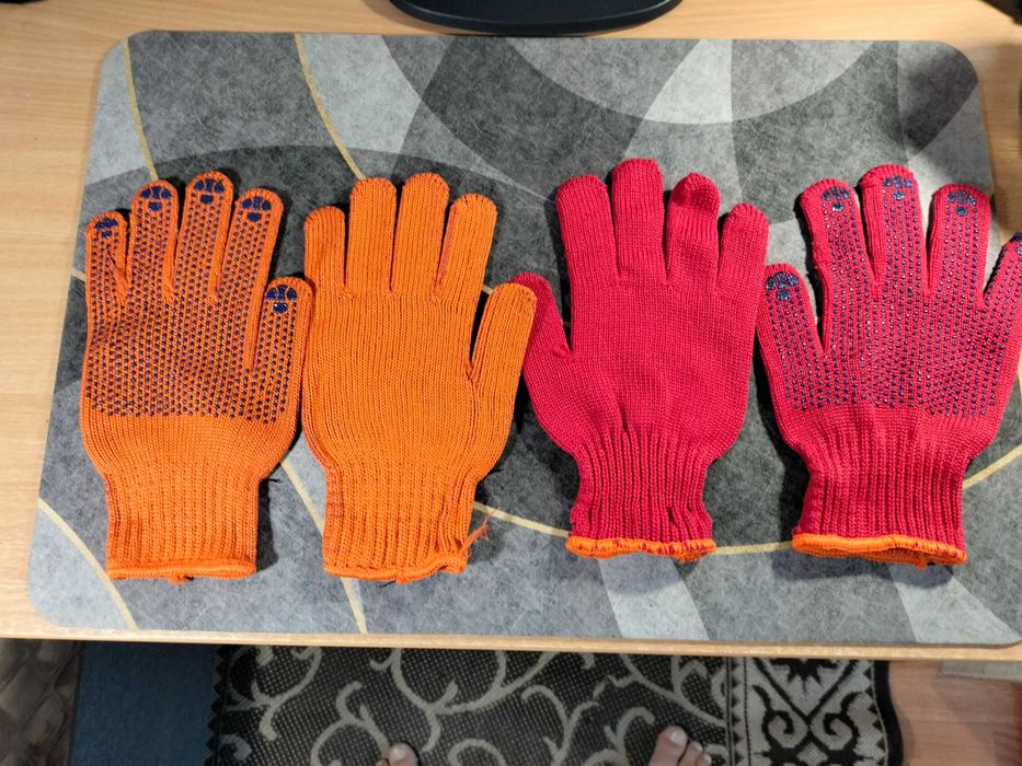 Продам рабочие перчатки Звезда 2 сорт 7.5грн. за пару .