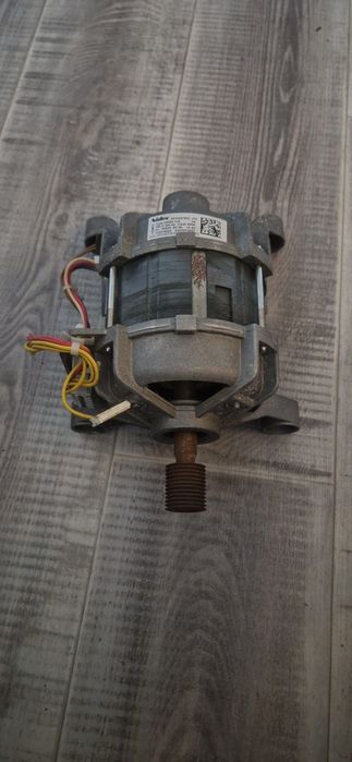 Продам электродвигатель на стиралку