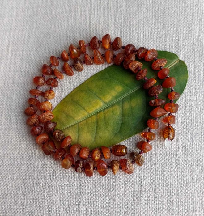 Вишукане янтарне кольє, изящные лечебные янтарные бусы