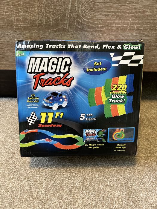 Гоночна траса 220 деталей magic track меджік трек з двома машинками