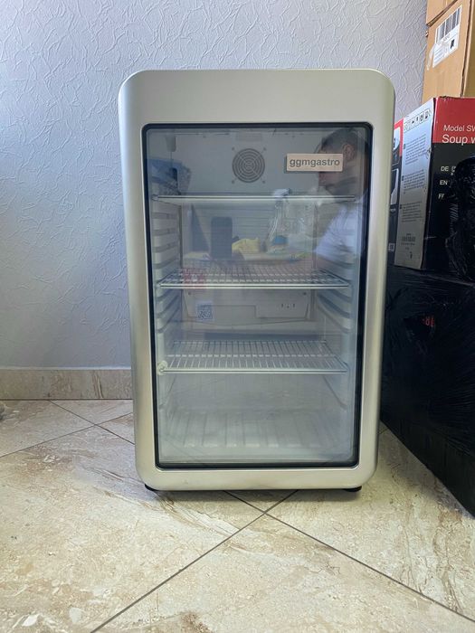 Барний холодильник  \ Міні холодильник 120л  (GGM Gastro MBKX136BSN)