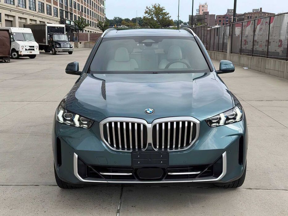 BMW X5 xDrive40i      2024