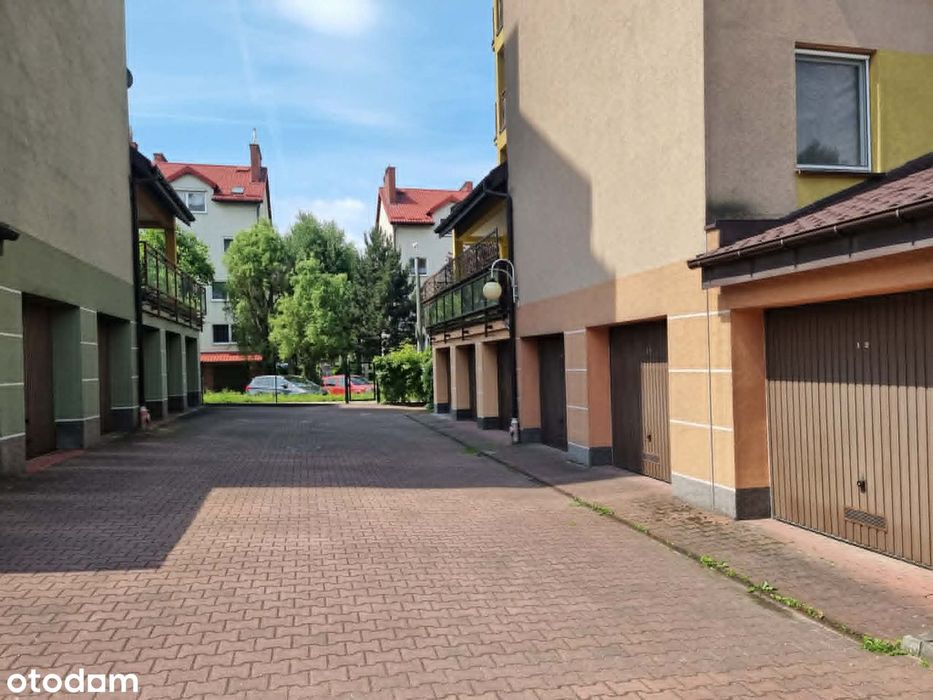 REZERWACJA - Przestronne mieszkanie z balkonem w Dąbrowie + Garaż.