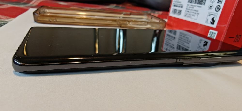 Oneplus 12 stan idealny 12GB 256GB wyświetlacz jak nowy Polecam