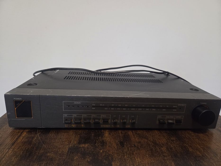 Tuner radiowy Unitra Eltra T3015.