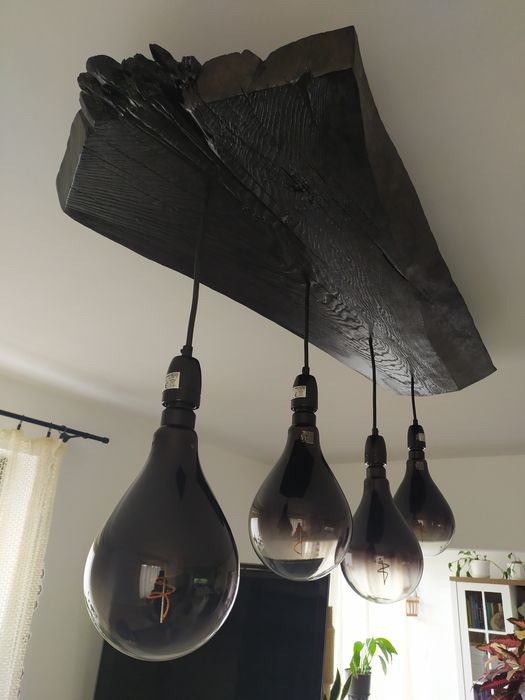 Piękna duża rustykalna lampa do salonu, biura, restauracji
