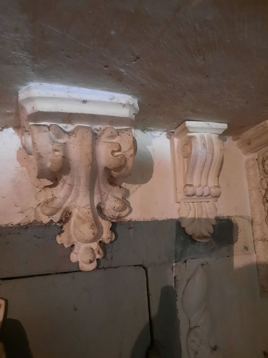 Гипсовая  лепнина. Любая под заказ.