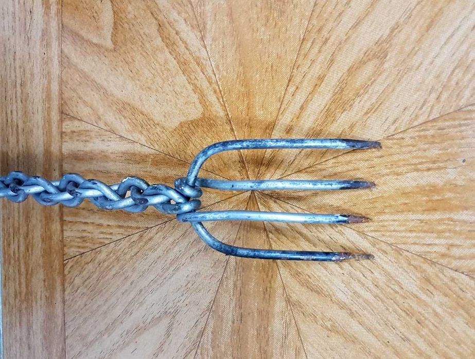 Garfo de artesanato para churrasco ou assados em metal