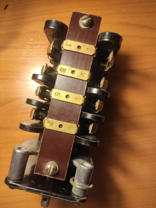 перемикач резерву