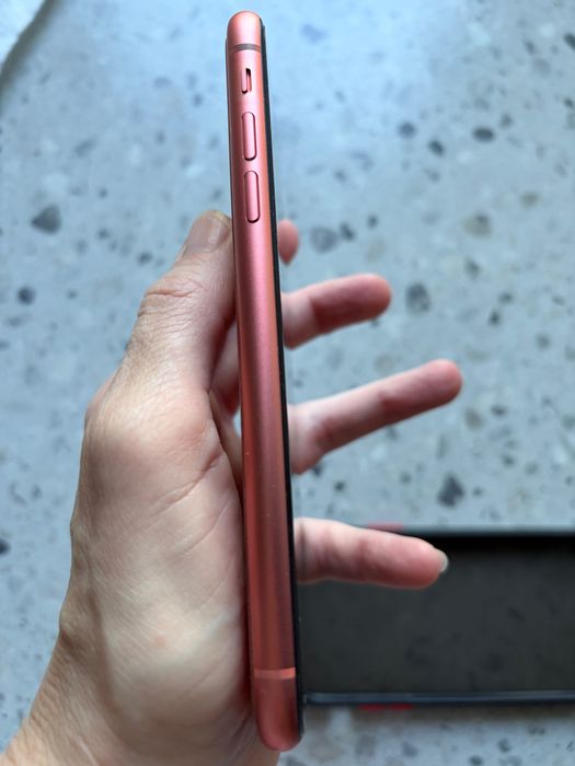 iPhone Xr в прекрасному стані