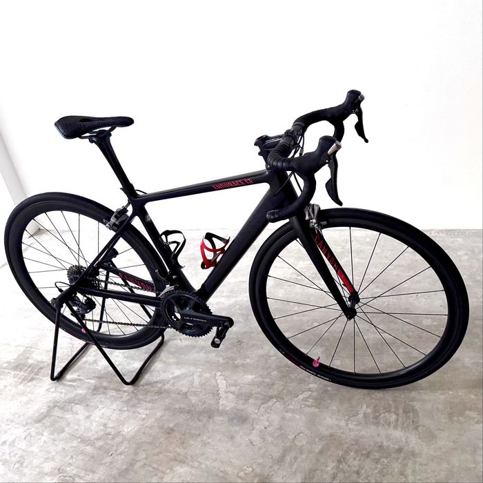 Canyon Endurace CF 9.0 com potenciometro e rodas de carbono