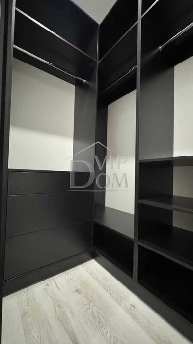 ПРОДАМ квартиру СВОЁ ОТОПЛЕНИЕ кирпичный, клубный дом Базарная улица