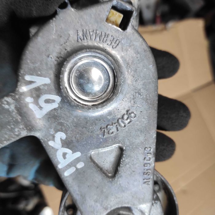 Napinacz Paska  Vw Golf IV Bora 1,9 TDI SDI