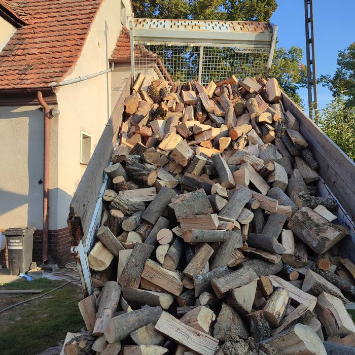 Gwarancja suche Drewno opałowe kominkowe sezonowane  wilgotność poniżej 20% akacja dąb buk grab