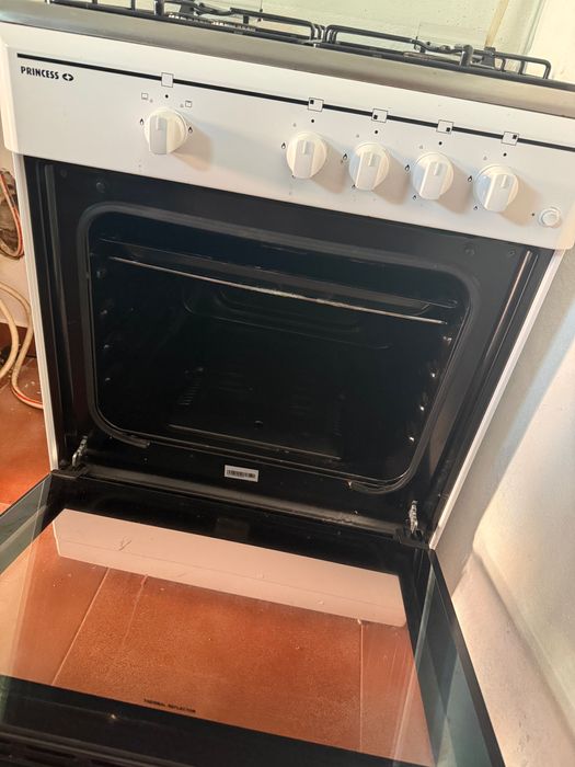 Fogão a gás com forno
