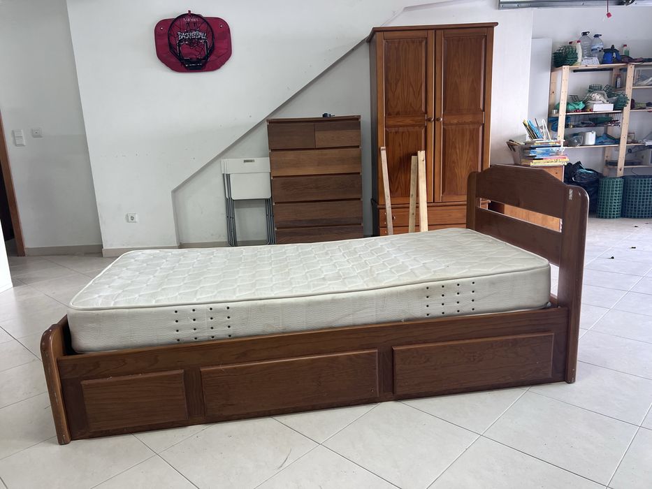 Cama de corpo e meio