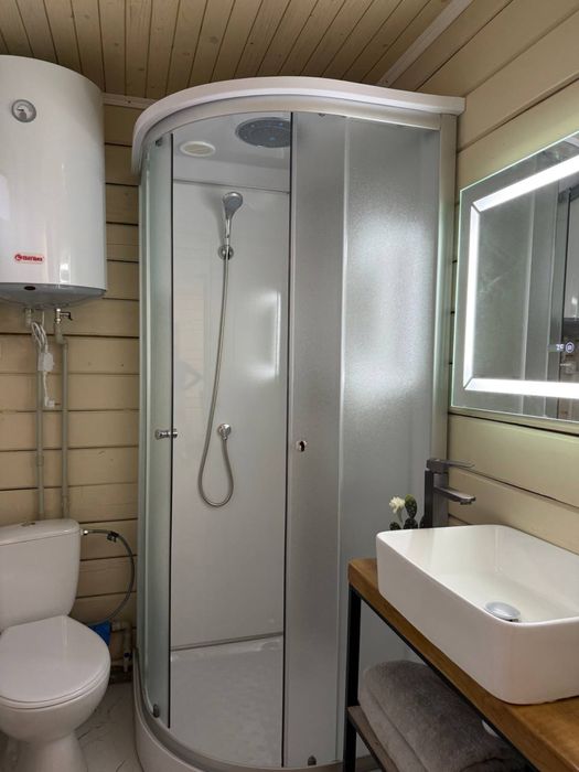 НОВИЙ РІК ВІЛЬНО.Два брати ЕКО. будинок або окремі кімнати.ЧАНИ.