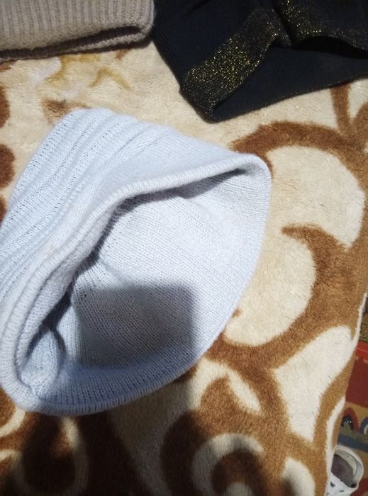 Шапки зимние молодьожние