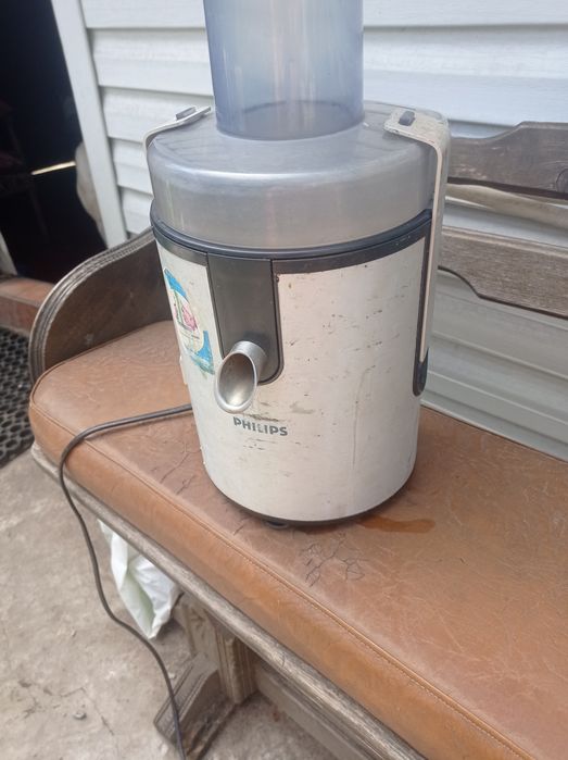 Соковыжималка фирмы Филипс