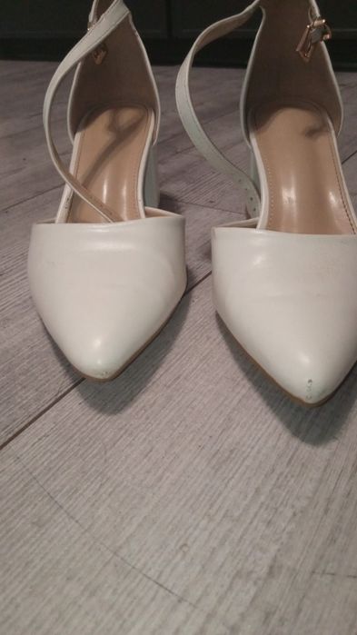 Sprzedam buty białe Jenny Fairy