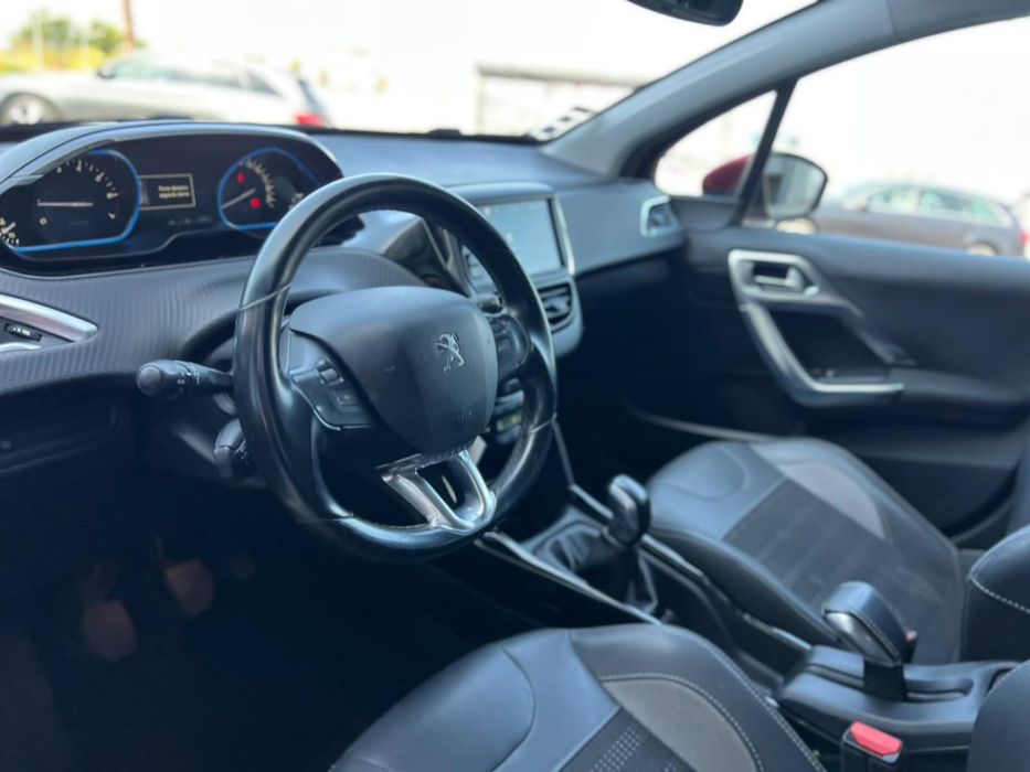 Peugeot 2008 — fotografia 4