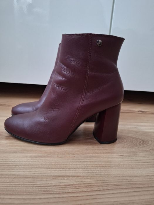 Botki Lasocki na słupku